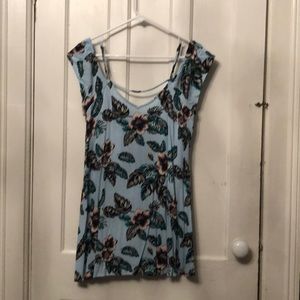 Mini dress off the shoulders